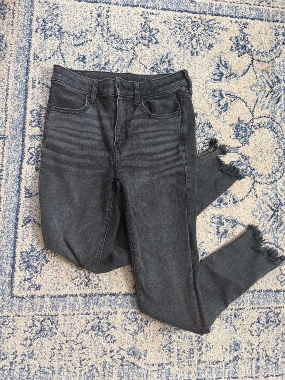 American Eagle Next Level Stretch Black Women's Skinny Jeans with Frayed Hem